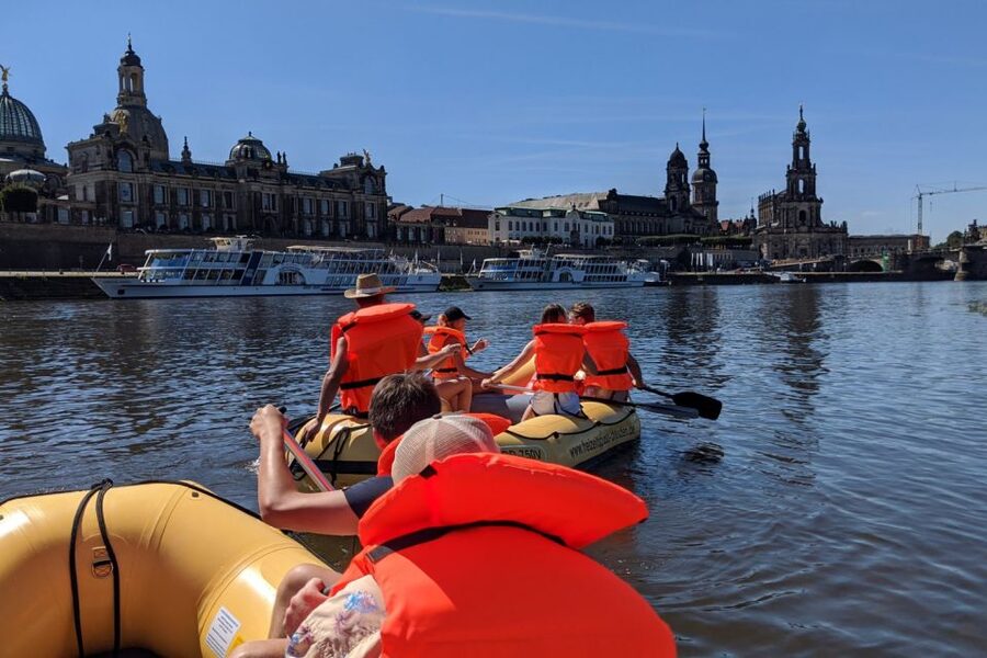 Dresden: Private Inflatable Boat Tour with Beer Garden Stop - Paddling past Dresden’s Elbe castles