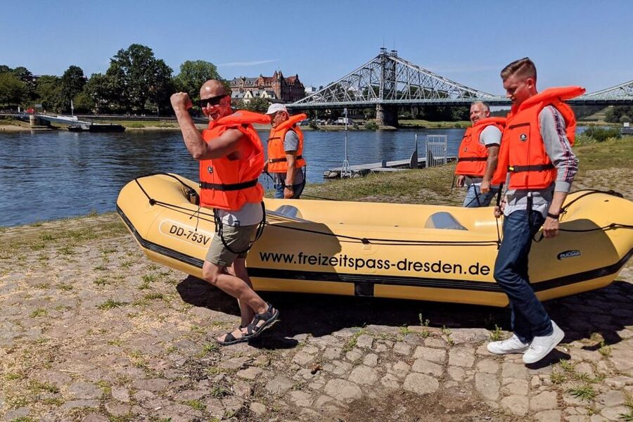 Dresden: Private Inflatable Boat Tour with Beer Garden Stop - The route, finish point, and timing