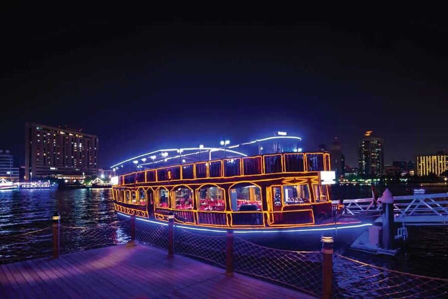 Dubai Marina Dinner Cruise – Live Show, AC & Open Bar - What the Evening Looks Like From Arrival to Return
