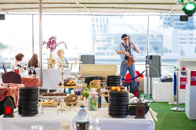 Dubai Marina Dinner Cruise with Live Music & Open Bar - Choosing Between the Upper and Lower Deck