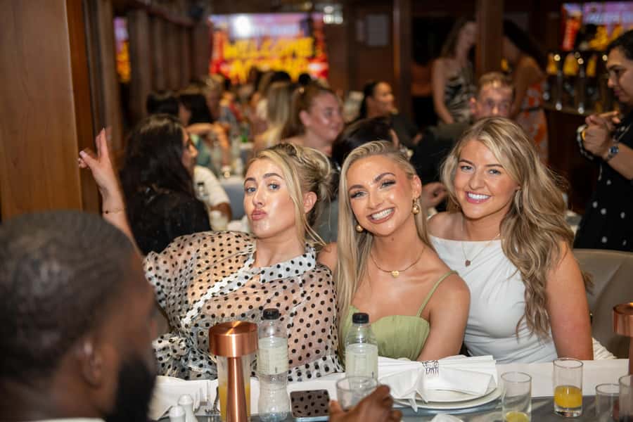 Dubai Marina: Luxury Dinner Cruise, Live Show, Open Bar & DJ - Boarding at Dubai Marina before sunset