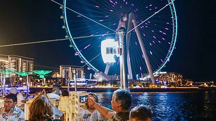 Dubai: Marina Premium Dinner Cruise with Unlimited Drinks - Unlimited drinks, with an important alcohol warning