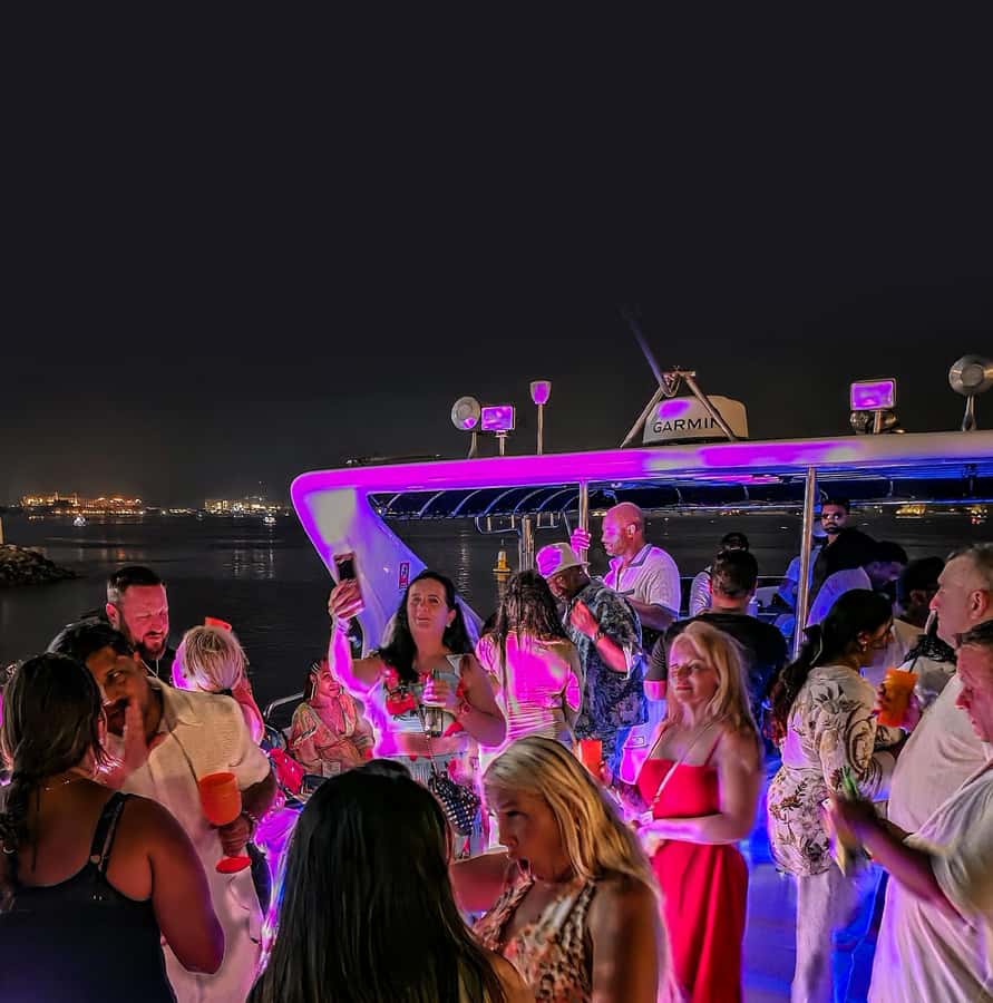 Dubai: Marina Yacht Party with BBQ, Unlimited Drinks and DJ - What the crew adds to the experience