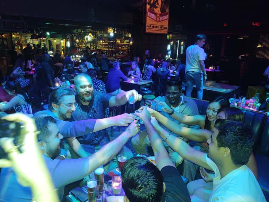 Dubai: Pub Crawl Nightlife Tour - Timing: a guided crawl with a late-club option
