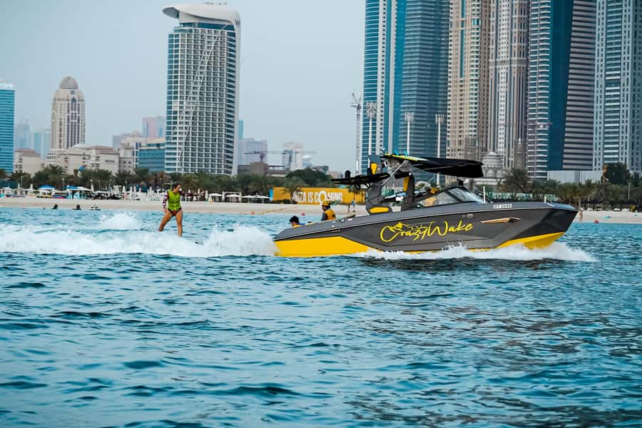 Dubai wakesurfing & wakeboarding: Snacks & drinks included! - How the $214 group price works