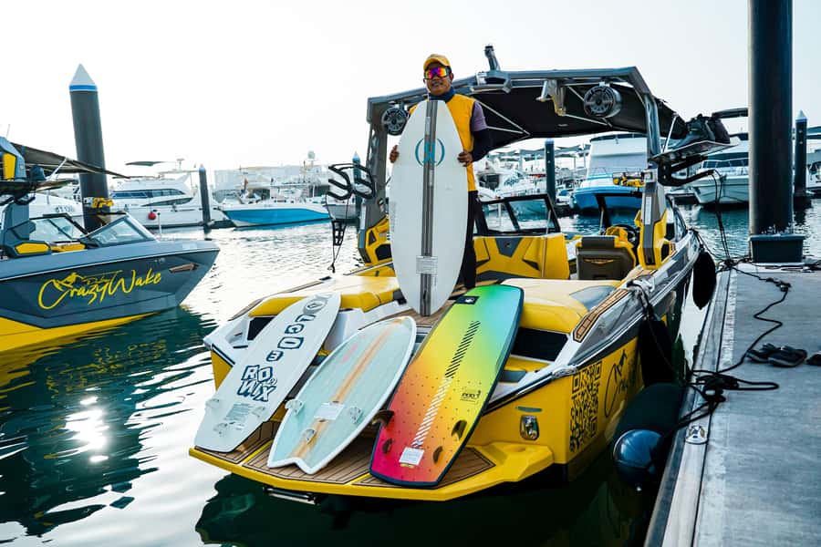 Dubai wakesurfing & wakeboarding: Snacks & drinks included! - Who should book this experience