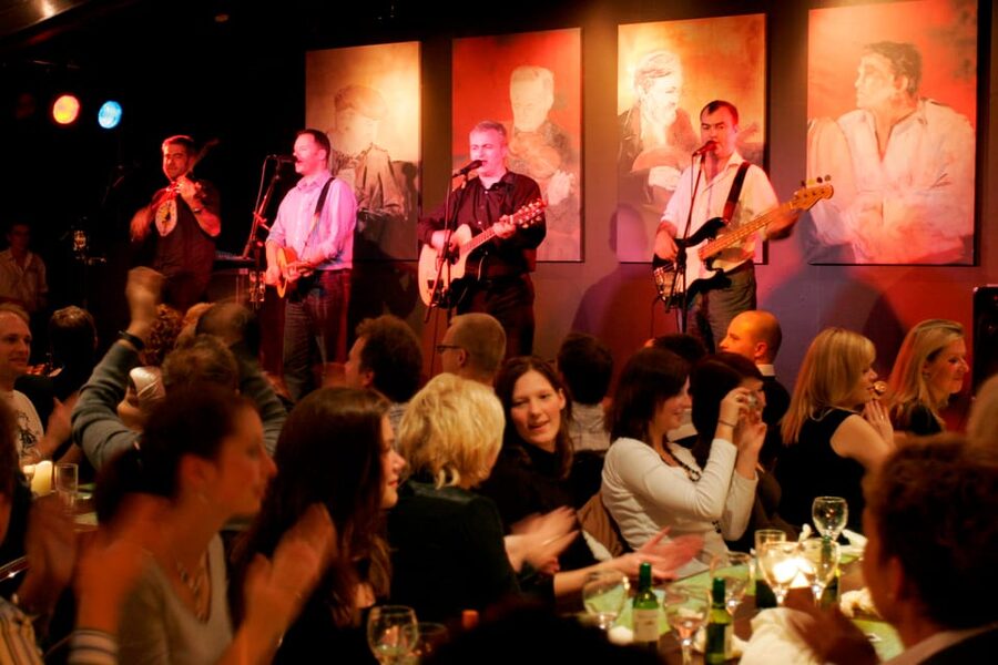Dublin: Irish Night Show at the Merry Ploughboy Pub - Arriving before the 8:00pm performance