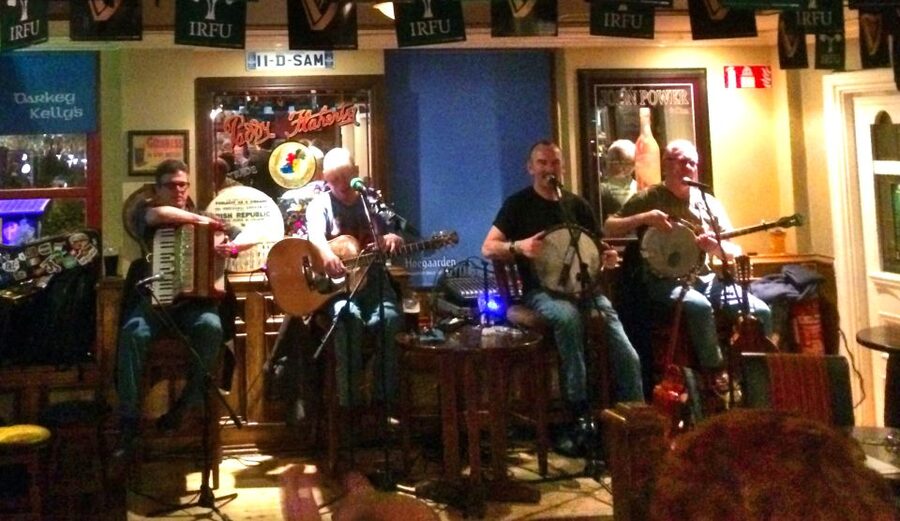 Dublin: Private Pub Tour - Stop three: music and Dublin’s literary world