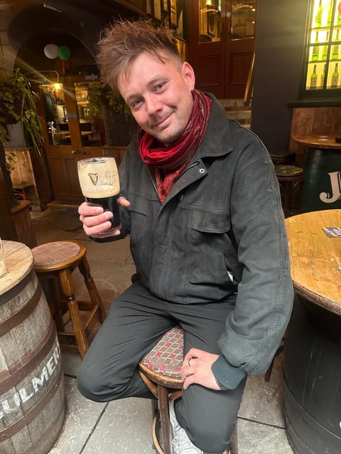 Dublin: Pub Tour. Pour The Perfect Guinness, Whiskey & Music - Who will enjoy this experience most