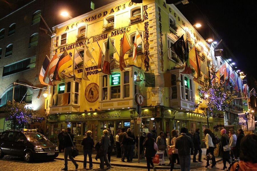 Dublin Temple Bar Night Tour - The beer stories that give the evening shape