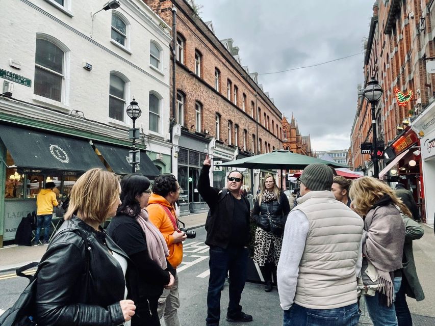 Dublin: Traditional Pubs Walking Tour with Local Guide - The guides are a major part of the value