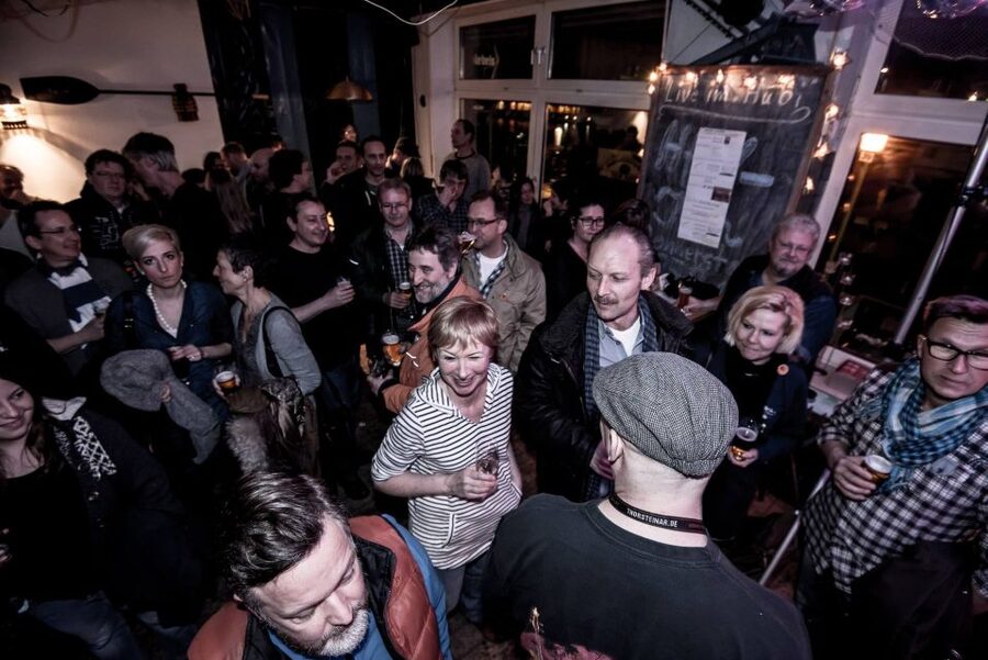 Duisburg-Ruhrot: Historic Harbor Pub Tour - Schimanski and Zum Anker