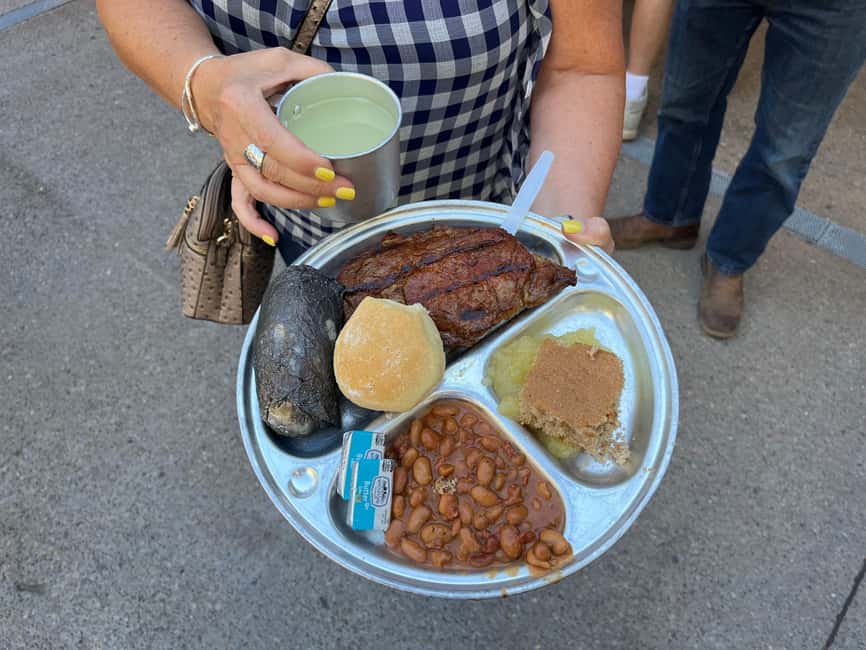 Durango: Bar D Chuckwagon Supper and Show Ticket - My call: book it for the setting and show