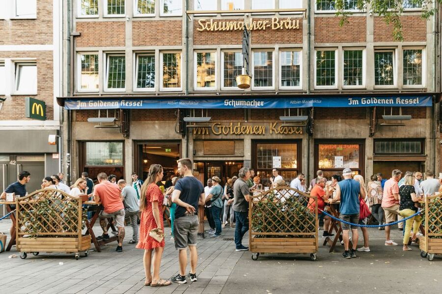 Düsseldorf: Altbier-Safari Beer Walking Tour - Timing, comfort, and practical planning