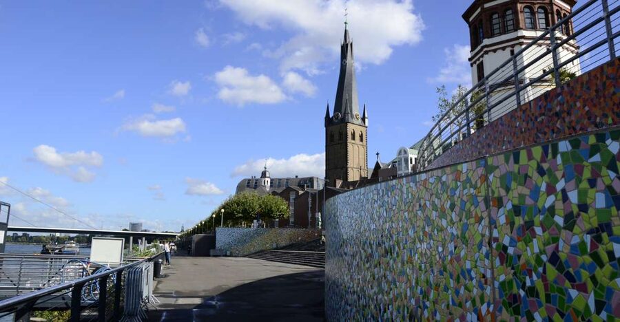 Düsseldorf: Guided Old Town Tour with Beer Break - Key points to know before booking