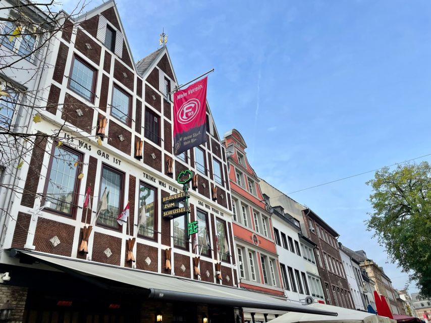 Düsseldorf: Guided Old Town Tour with Beer Break - Guide quality and group size
