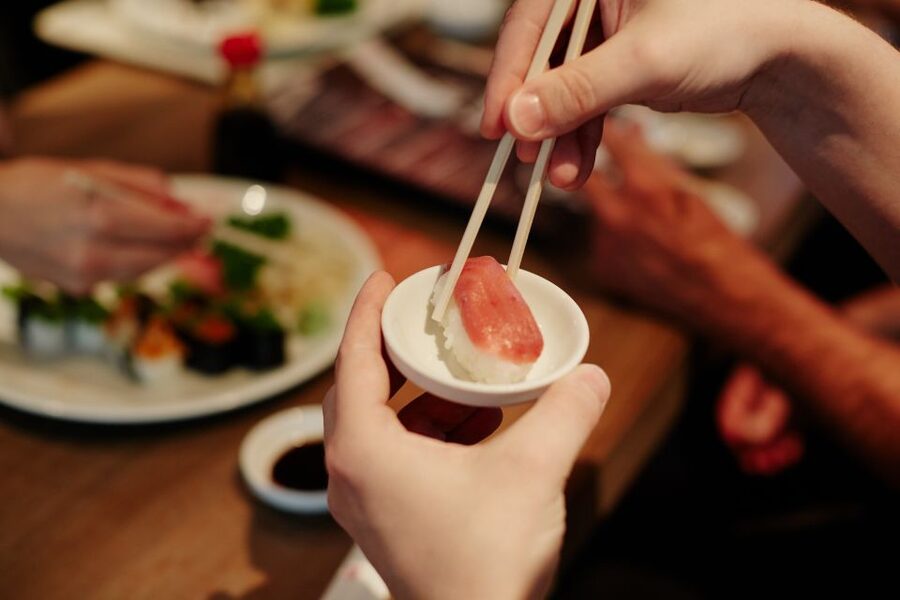 Düsseldorf: Sushi, Sake & Japanese Lifestyle Tour - Four Food Samples, Not a Full Japanese Meal