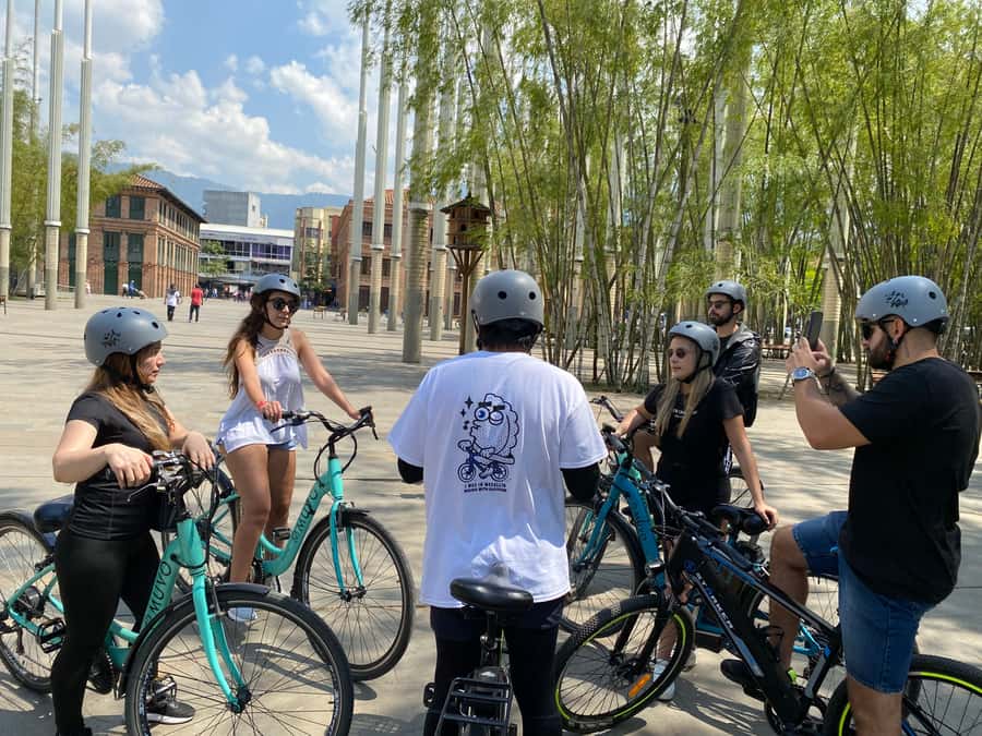 E-Bike City Tour Medellin with Local beer and Snacks - What the $36 price really covers