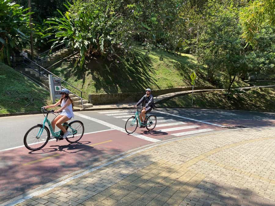 E-Bike City Tour Medellin with Local beer and Snacks - Food, drink, and the human side of the route