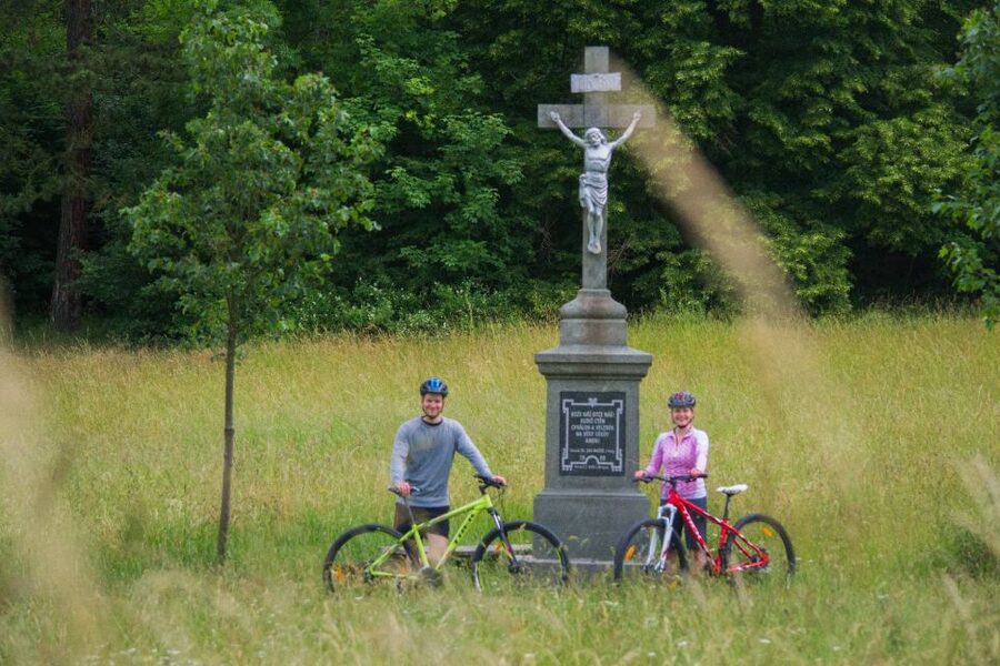 E-Bike Day Trip: Visit a Roman Castle and Taste Craft Beer - The final 12 kilometers to Vseradice
