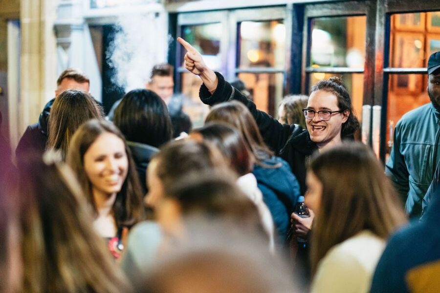 Edinburgh: 7 Bar Pub Crawl with 7 Shots & Discounts - Seven stops across Edinburgh’s nightlife