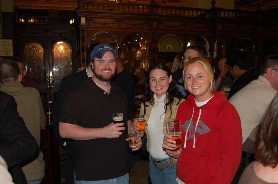 Edinburgh Literary Pub Tour with "Real-Actors" - From Sir Walter Scott to Robert Louis Stevenson