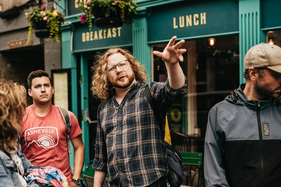 Edinburgh: Pubs and History Guided Walking Tour with Beer - Why beer is a smart way to read Edinburgh
