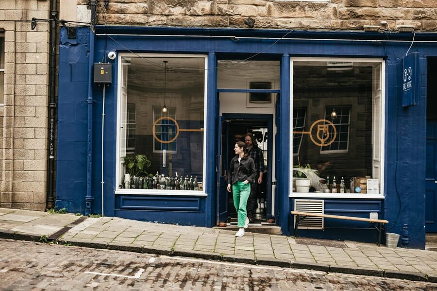 Edinburgh: Pubs and History Guided Walking Tour with Beer - Finishing around Grassmarket