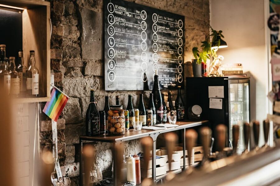 Edinburgh: Pubs and History Guided Walking Tour with Beer - What the tastings are really like