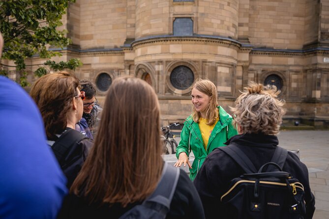 Edinburgh: Pubs & History Walking Tour with Beer Tasting - Canongate and the Charmed Circle of brewing