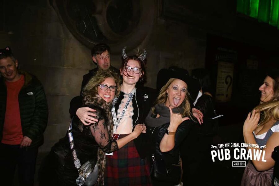 Edinburgh: The Original Pub Crawl 7 Bars 7 Shots & Discounts - Stop six: the best part for solo visitors