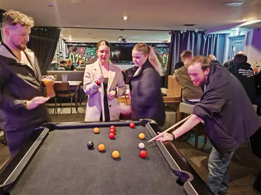 Edinburgh: Ultimate Pub Crawl Party with 7 Bars & 1 Club - The free shots and drink deals
