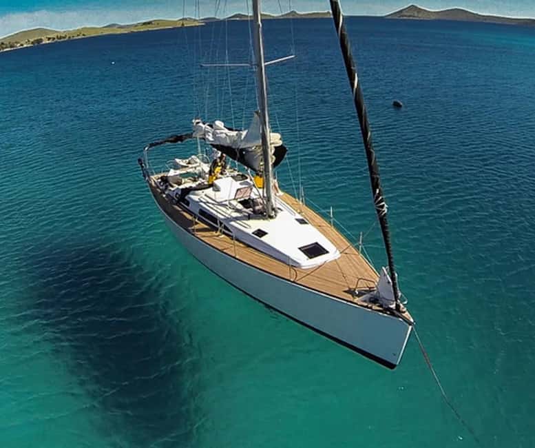 Elegant Day-Sailing Tour-Lunch&Drinks included - A Light Lunch and Drinks on Board