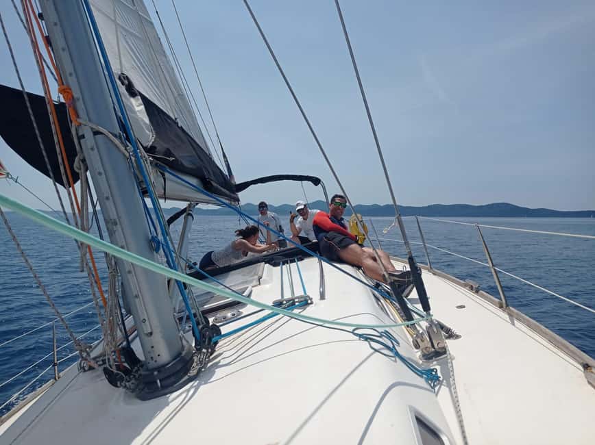 Elegant Day-Sailing Tour-Lunch&Drinks included - The Skipper Can Shape the Day