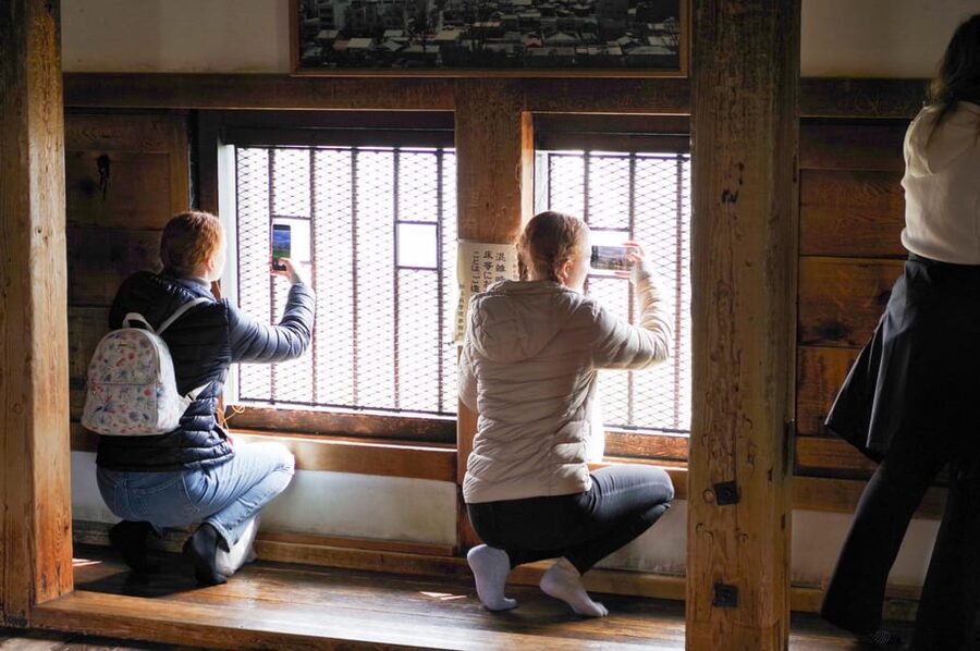 Explore Matsumoto: Castle, Sake & Taste of Local Life - Nakamachi’s merchant houses and small shops