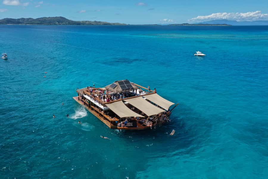 Fiji: Cloud 9 Floating Bar and Pizzeria Day Trip - Should you book Cloud 9?