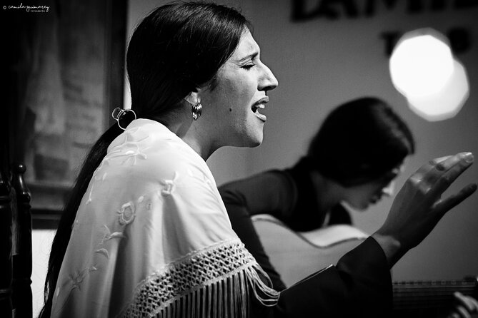 Flamenco Show in Seville at Bar and Tapas - Why the small room can be a strength