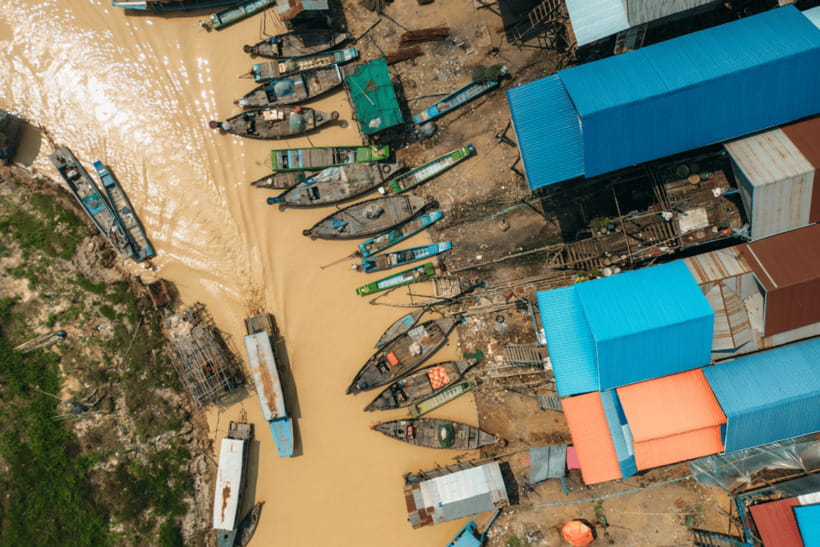Floating Village Tour with Khmer Meal & Beer - A market stop before the boats