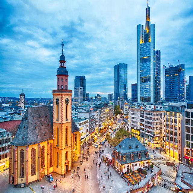 Frankfurt: Private German Beer Tasting Tour in Old Town - The three-hour choice adds German appetizers