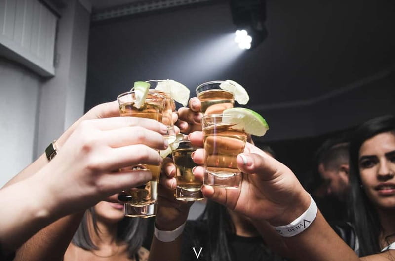 Frankfurt Pub Crawl - 4 Locations, Shots & Club Entry - Stop one: the first bar breaks the ice
