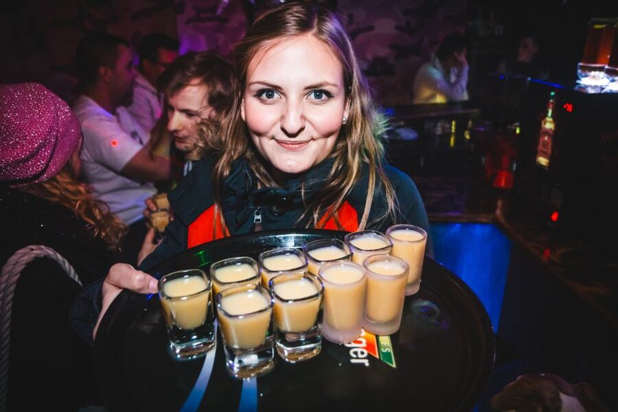 Freiburg: Guided Pub Crawl with Drinks - Five Bars, Four Hours, and a Moving Night