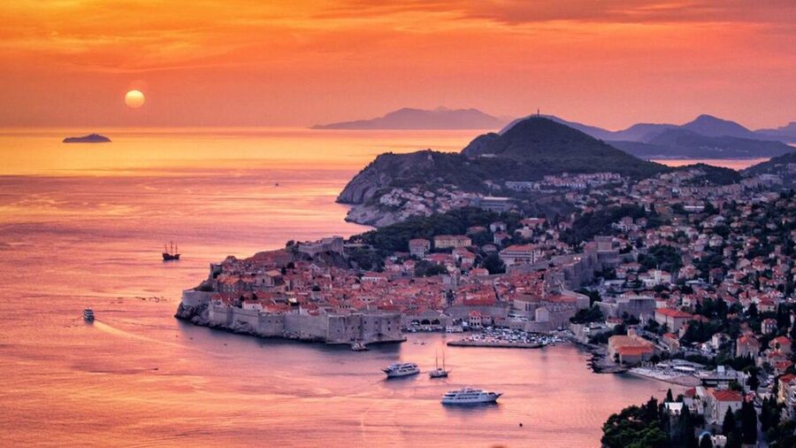 From Dubrovnik: Golden Hour Sunset Cruise with Free Drinks - Practical tips for a better hour