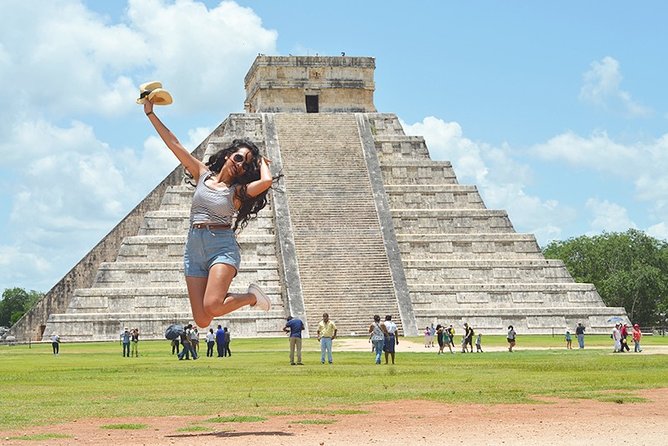 Full-Day Tour Chichen Itza, Valladolid and Cenote open bar in bus - A long but efficient Yucatan day