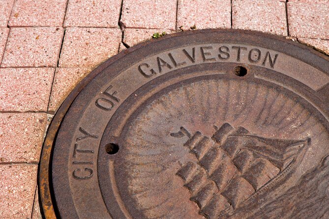 Galveston: Haunted Pub Crawl Walking Tour - What the pub stops add to the night