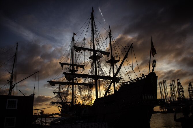 Galveston: Haunted Pub Crawl Walking Tour - Small details that can make the evening better