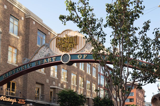 Gaslamp Quarter Food and Drink Tour: Brothels, Bites & Booze - The food stops: small portions, plenty of variety