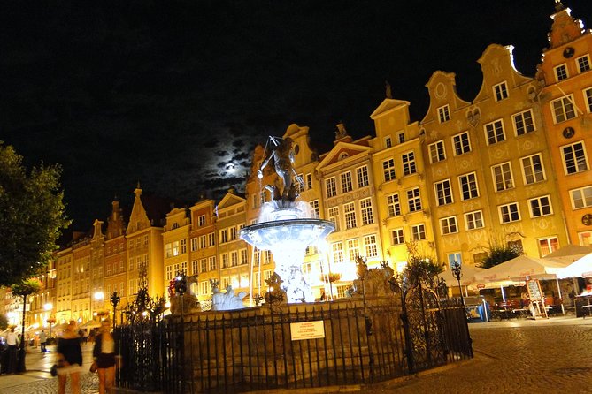 Gdansk: Pub Crawl with Free Drinks - Who will enjoy this Gdansk night out?