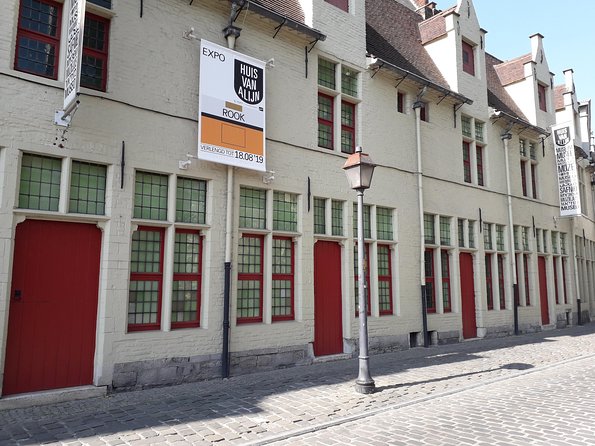 Ghent: Beer and Sightseeing Adventure - Chocolate first at Chocolaterie Vanhoverbeke