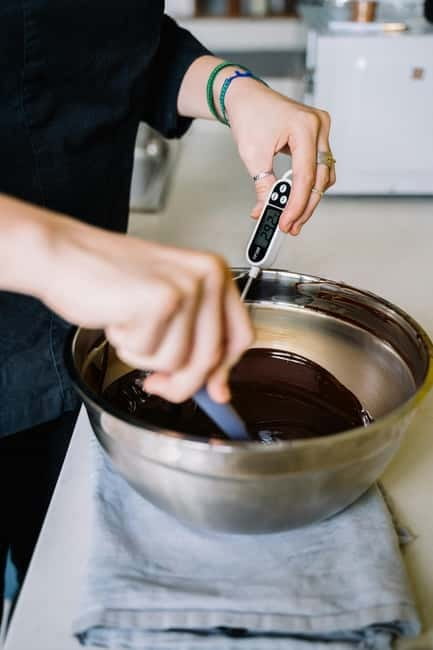 Ghent: Belgian Chocolate Making Workshop with Beer Tasting - Finding the workshop on the green door