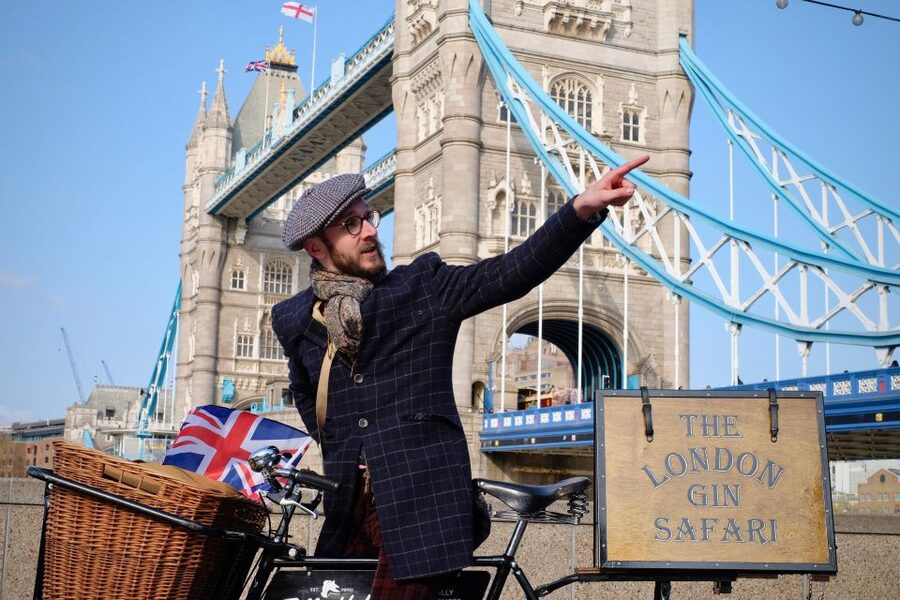 Gin Safari: Boozy London History on Two Wheels - Why gin makes a useful guide to London